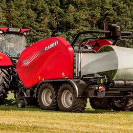 CASE IH Festkammerpresse RB 545